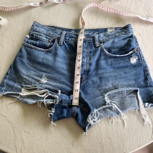 We The Free People Sofia Distressed Denim Shorts Size 27 - Picture 5 of 10
